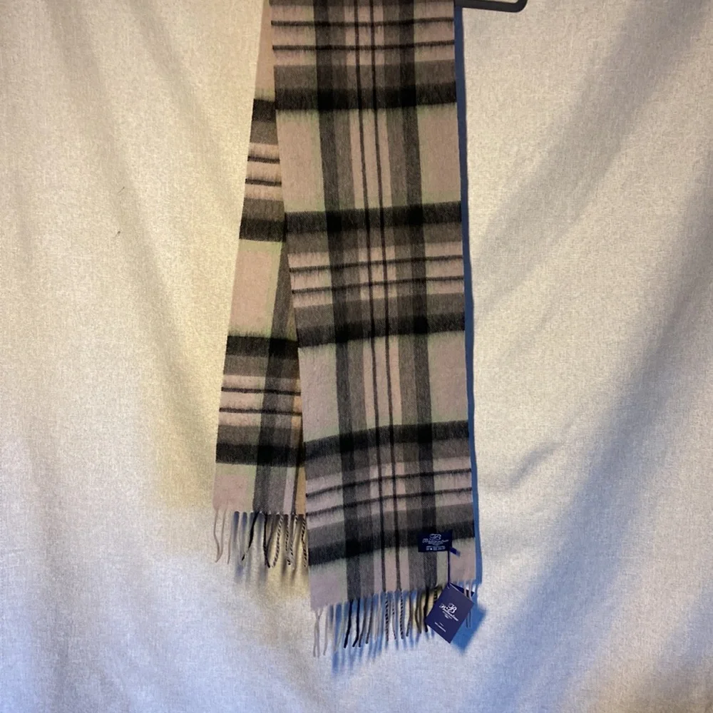 Ballantrae Edinburgh Lambswool scarf. Brand New with tag